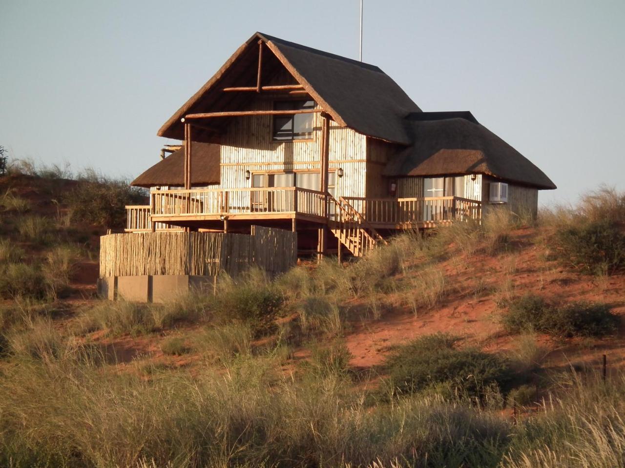 Kgalagadi Lodge Askham Екстер'єр фото